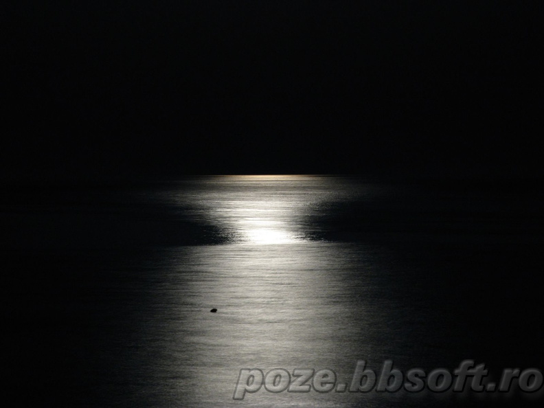 lumina-lunii-deasupra-marii-negre.jpg