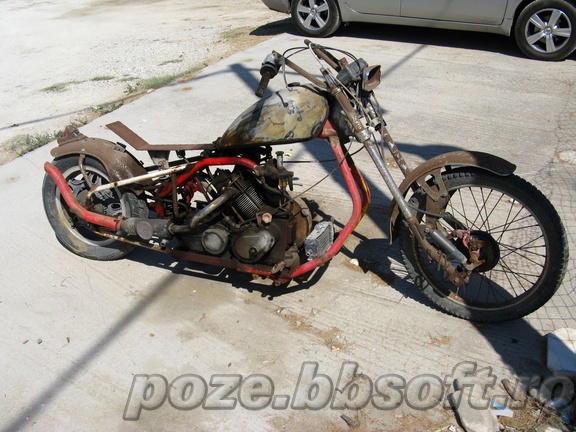 Motocicleta abandonata - Thassos