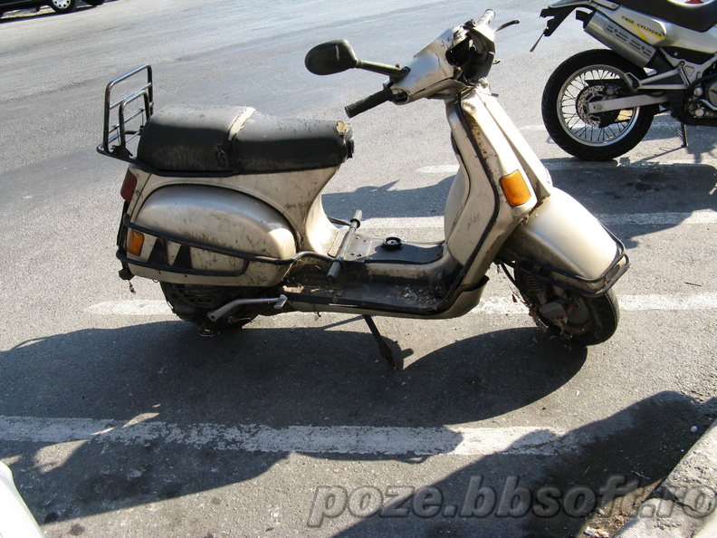 Scooter abandonat - Kavala