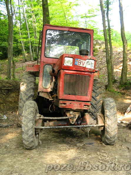 tractor-forestier-fata.jpg
