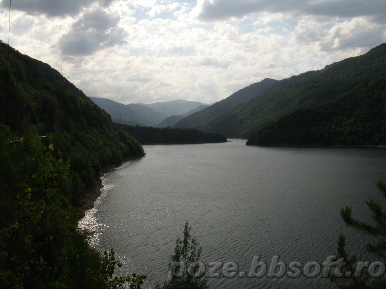 Barajul Bradisor - lacul