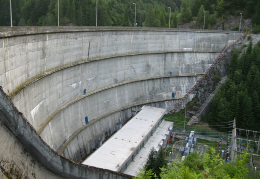 Cheile Oltetului - Barajul Petrimanu