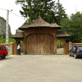 Manastirea Polovragi - poarta de lemn