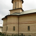 Manastirea Polovragi - vedere din lateral