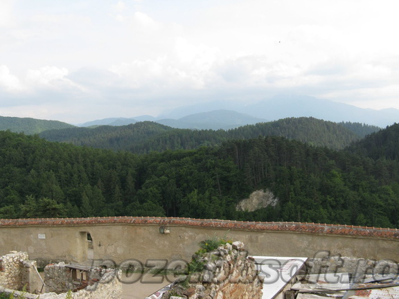 Cetatea Rasnov - vedere din cetate - muntii