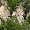 Transfagarasan - iesirea din tunel cu poduri pe stanca