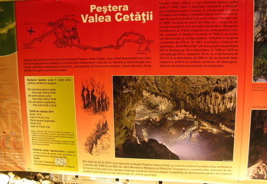 Pestera Valea Cetatii Rasnov - panou cu informatii