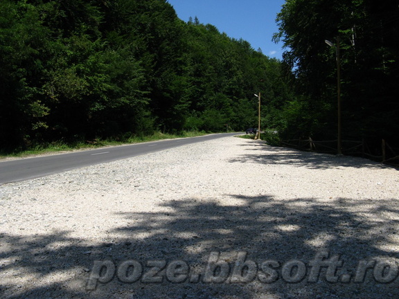 Pestera Valea Cetatii Rasnov - parcarea de langa pestera